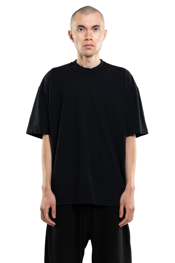 BLACK T-SHIRT